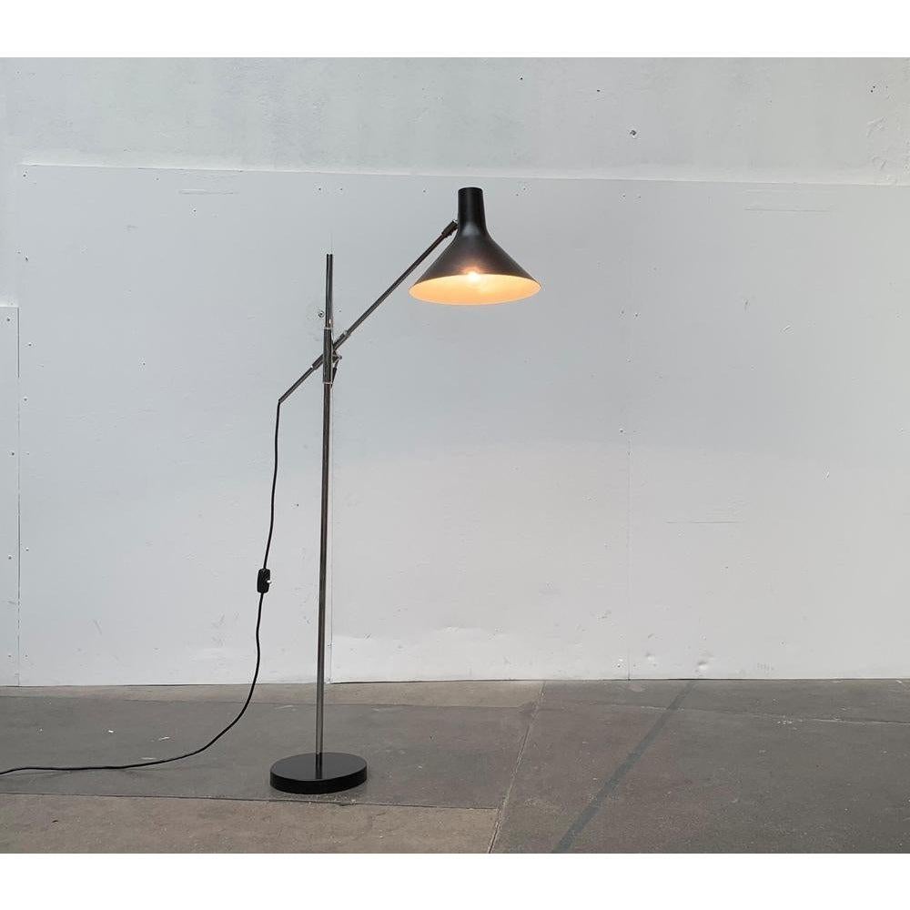 Lampada da terra minimalista tedesca di metà secolo Model No. 8180 di Karl-Heinz, anni '60 in vendita 5