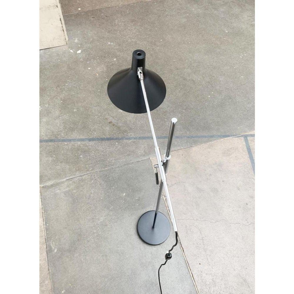 XX secolo Lampada da terra minimalista tedesca di metà secolo Model No. 8180 di Karl-Heinz, anni '60 in vendita