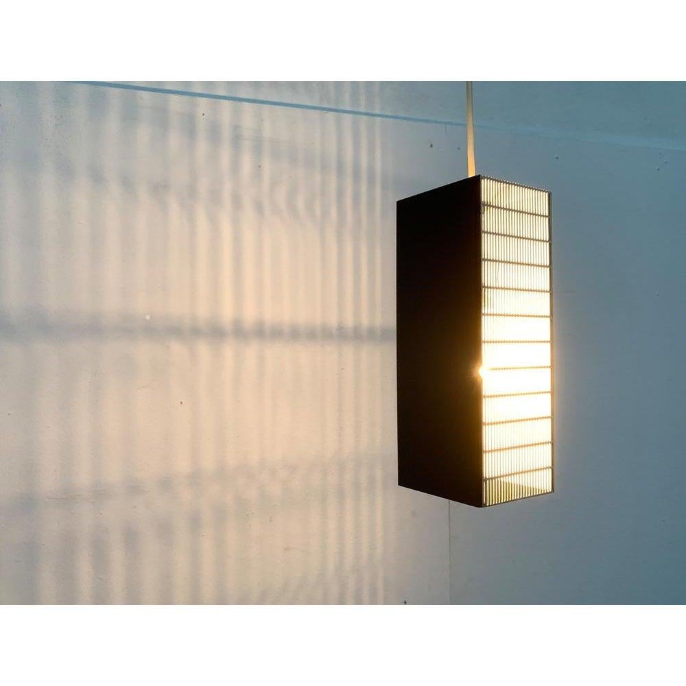 Lampada a sospensione minimalista tedesca di metà secolo in metallo traforato, anni '60 in vendita 1
