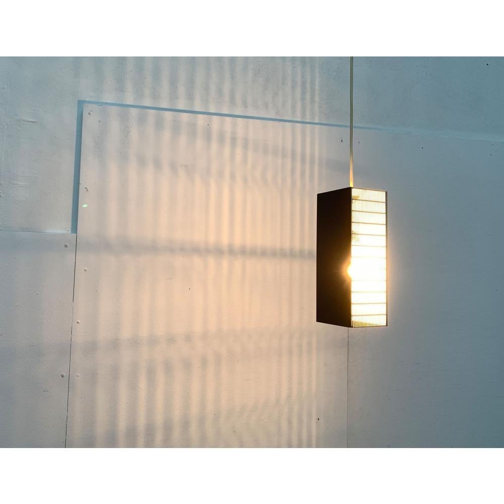 Lampada a sospensione minimalista tedesca di metà secolo in metallo traforato, anni '60 in vendita 2