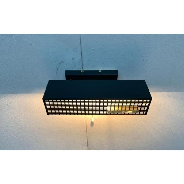 Mid-Century moderno Lampada da parete perforata minimalista tedesca di metà secolo, anni '60 in vendita