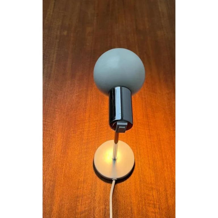 Lampe de table minimaliste allemande de l'ère spatiale du milieu du siècle dernier de Kaiser Leuchten, années 1960 en vente 5