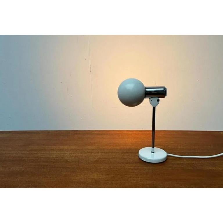Mid-Century Modern Lampe de table minimaliste allemande de l'ère spatiale du milieu du siècle dernier de Kaiser Leuchten, années 1960 en vente