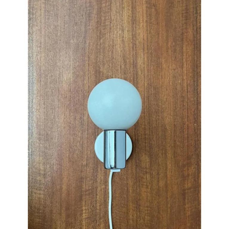 Lampe de table minimaliste allemande de l'ère spatiale du milieu du siècle dernier de Kaiser Leuchten, années 1960 Excellent état - En vente à Hamburg, DE