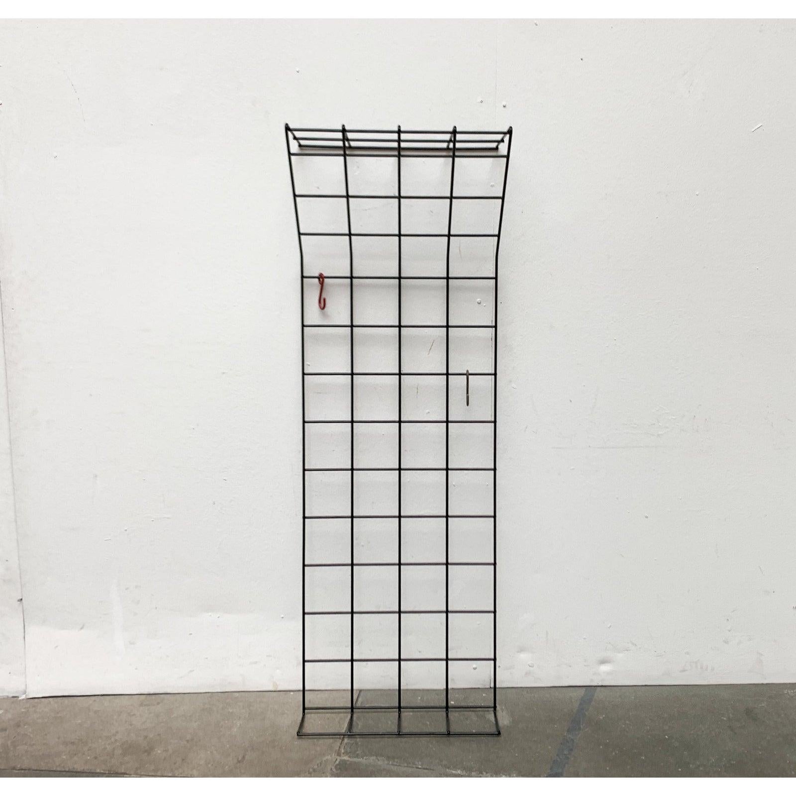 Mid-Century German Minimalist String Coat Rack, 1960s In Good Condition For Sale In Hamburg, DE