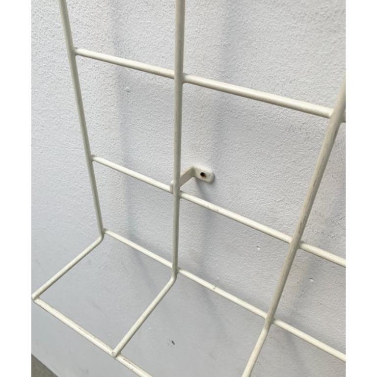Deutscher minimalistischer String-Garderobenständer aus der Jahrhundertmitte, 1960er Jahre (Metall) im Angebot