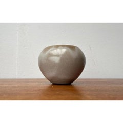 Vaso minimalista tedesco di metà secolo in Studio Pottery, anni '60