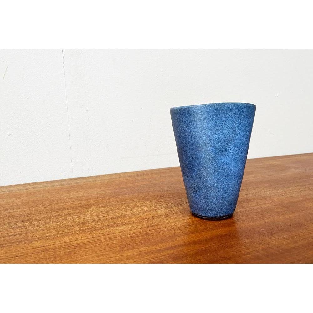 Deutsche minimalistische Studio-Keramikvase aus der Mitte des Jahrhunderts von Hildegard und Peter Delius im Angebot 2