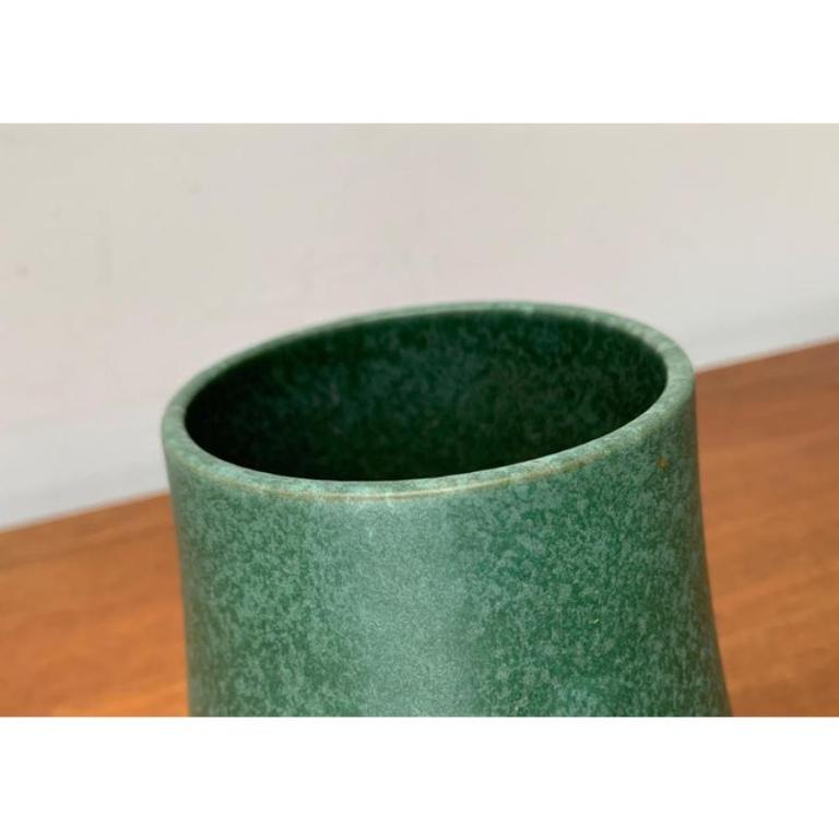 Mid-Century German Minimalist Studio Pottery Vase by Hildegard & Peter, 1960s In Excellent Condition For Sale In Hamburg, DE