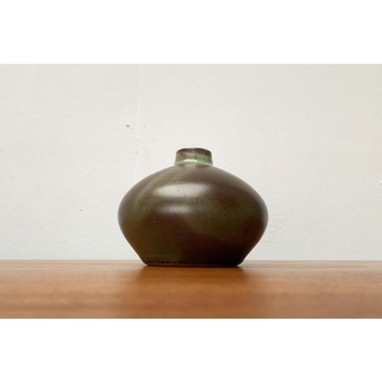 Deutsche minimalistische Studio-Keramikvase aus der Mitte des Jahrhunderts von Siegfried Gramann, 1960er Jahre (20. Jahrhundert) im Angebot