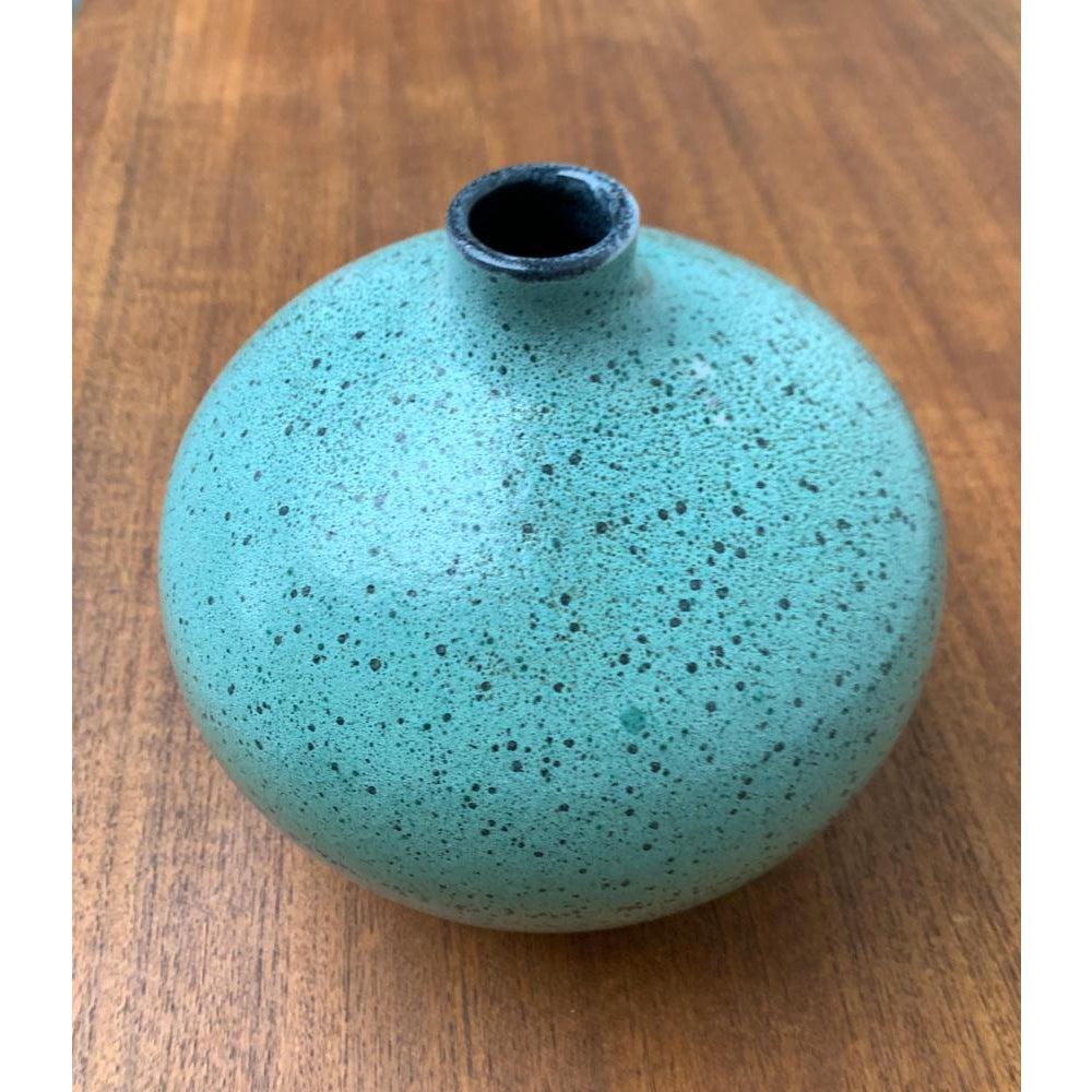 Mid-Century German Minimalist Studio Pottery Vase by Siegfried Gramann In Excellent Condition For Sale In Hamburg, DE