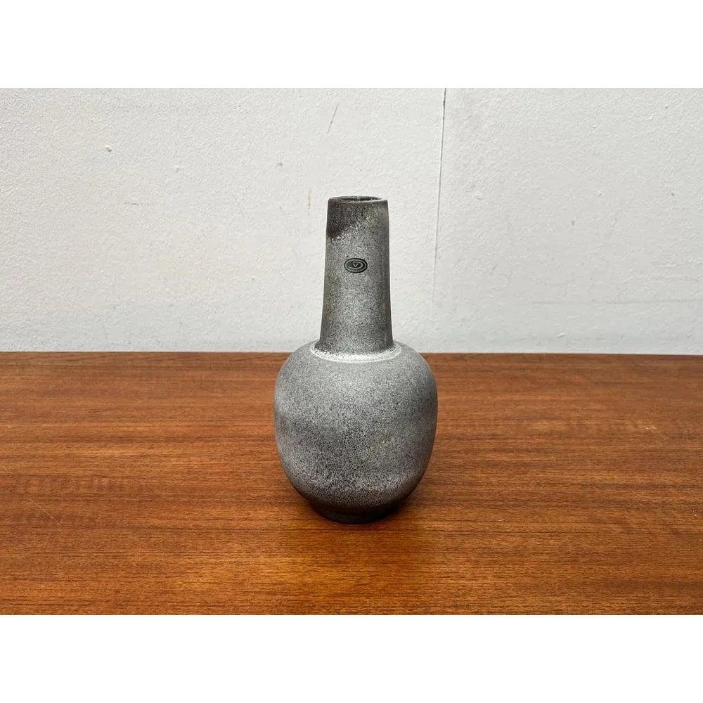 Mid-Century German Minimalist Studio Pottery Vase from Fritz Van Daalen, 1960s, in Very Good conditions. Designed 1960 to 1969 This piece has an attribution mark.

Additional information:
Material: Ceramic
Color: Gray
Styles: Mid-Century Modern,