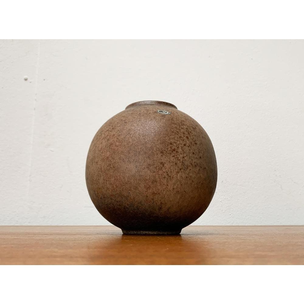 Mid-Century German Minimalist Studio Pottery Vase from Fritz Van Daalen For Sale 6