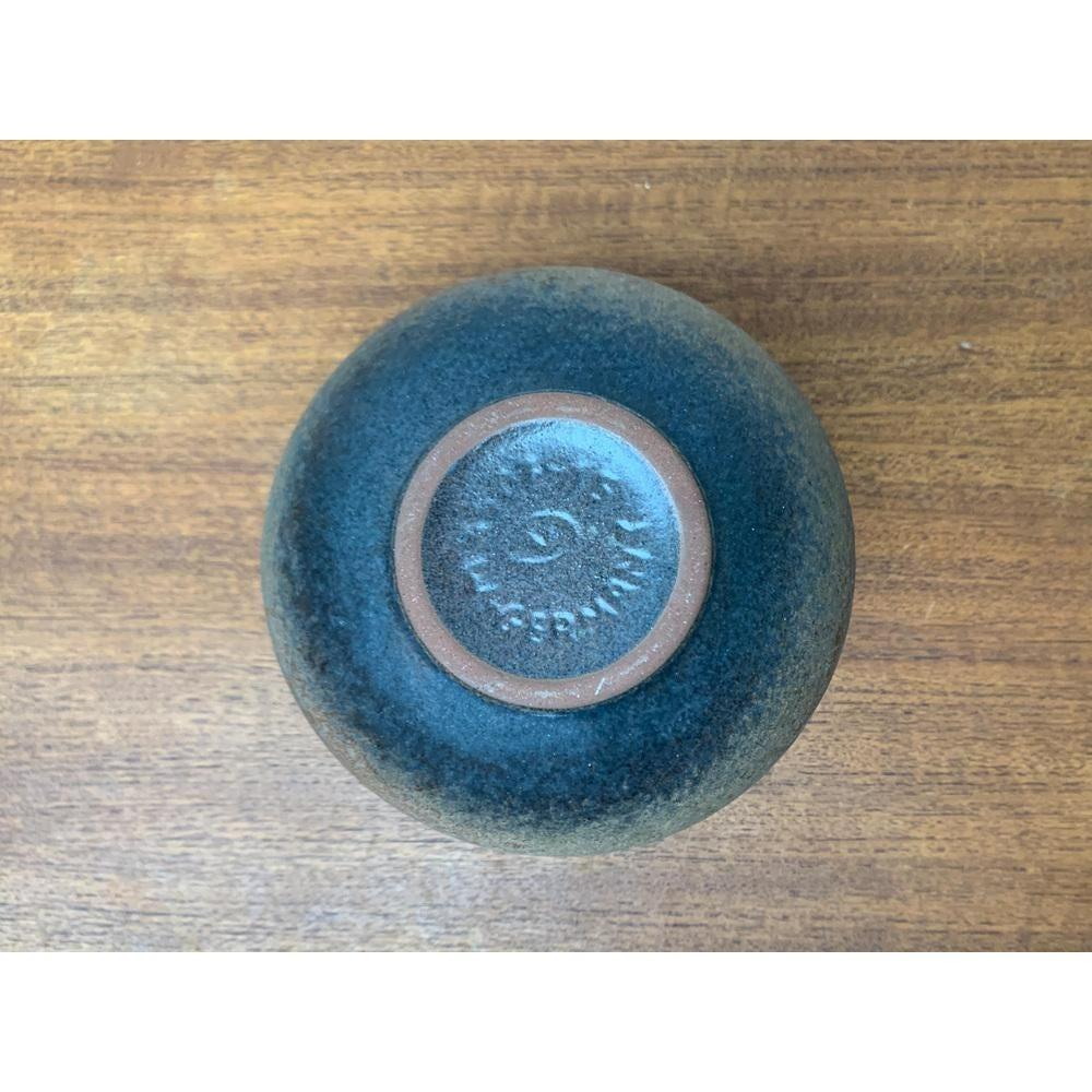 Mid-Century German Minimalist Studio Pottery Vase from Fritz Van Daalen For Sale 2
