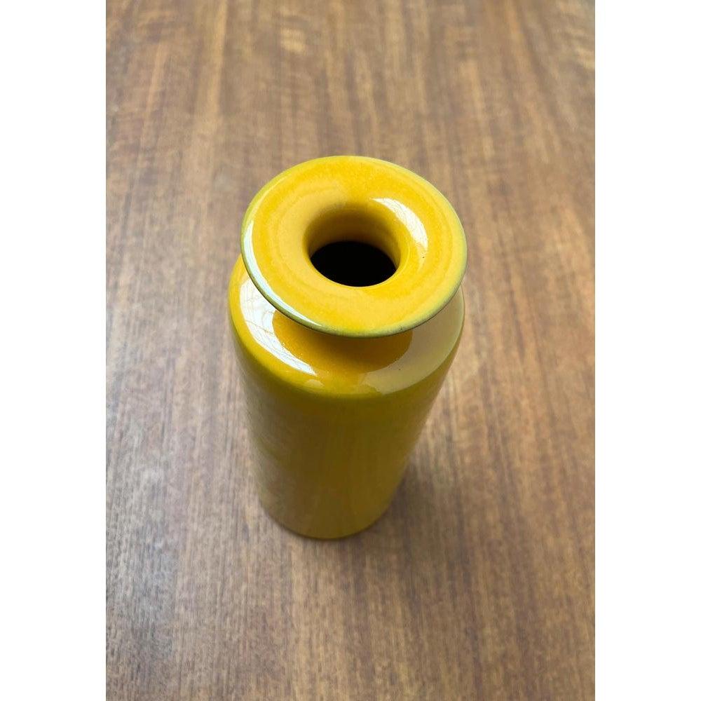 Mid-Century German Minimalist Studio Pottery Vase von BKW Böttger Keramik Wandsbek, Hamburg, 1960er Jahre, in sehr gutem Zustand. Entworfen 1960 bis 1969 Dieses Stück hat eine Zuordnungsmarke.

Zusätzliche Informationen:
MATERIAL: Keramik
Farbe: