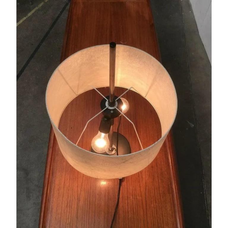 Lámpara de mesa minimalista alemana de mediados de siglo, años 60 en venta 5