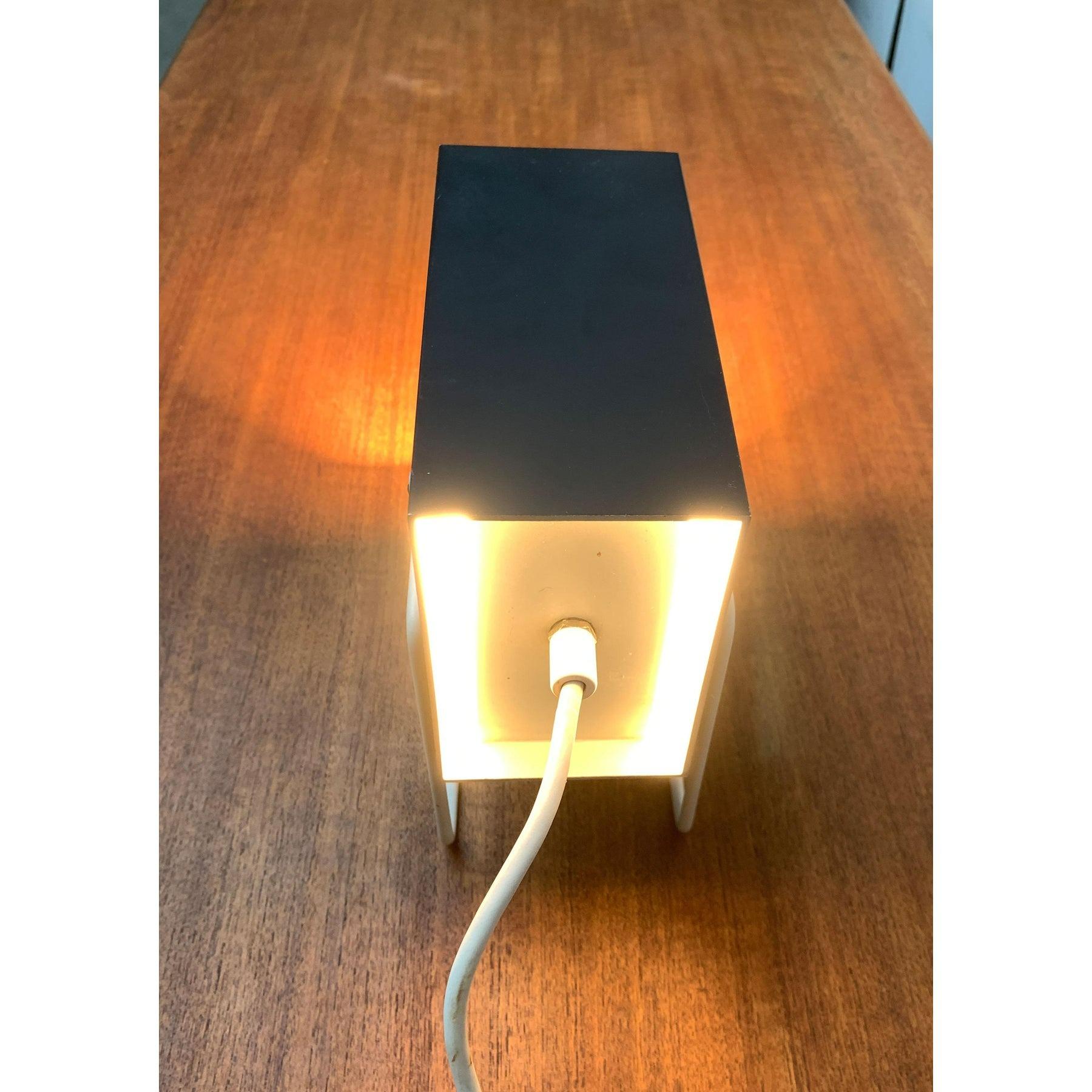Deutsche minimalistische Mid-Century-Tischlampe von Wilhelm Braun Feldweg, 1960er Jahre im Angebot 1