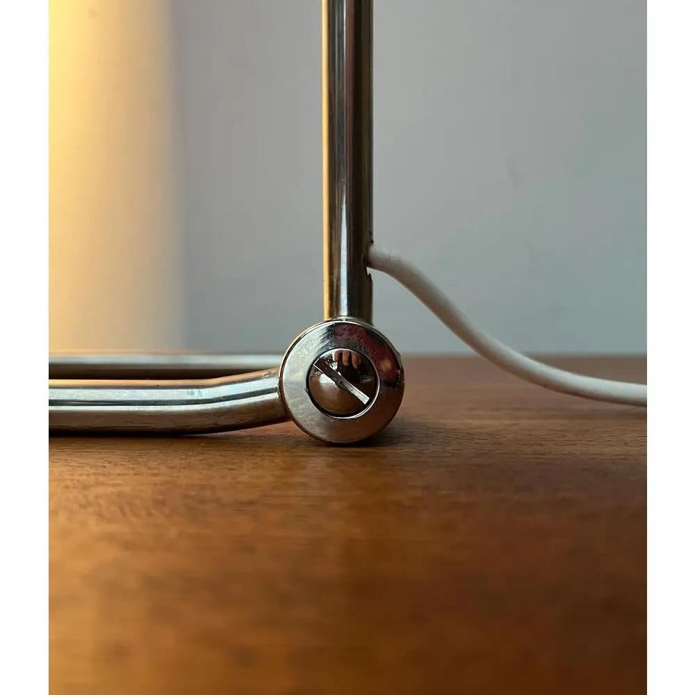Lámpara de mesa minimalista alemana de mediados de siglo de Hala, años 60 en venta 5