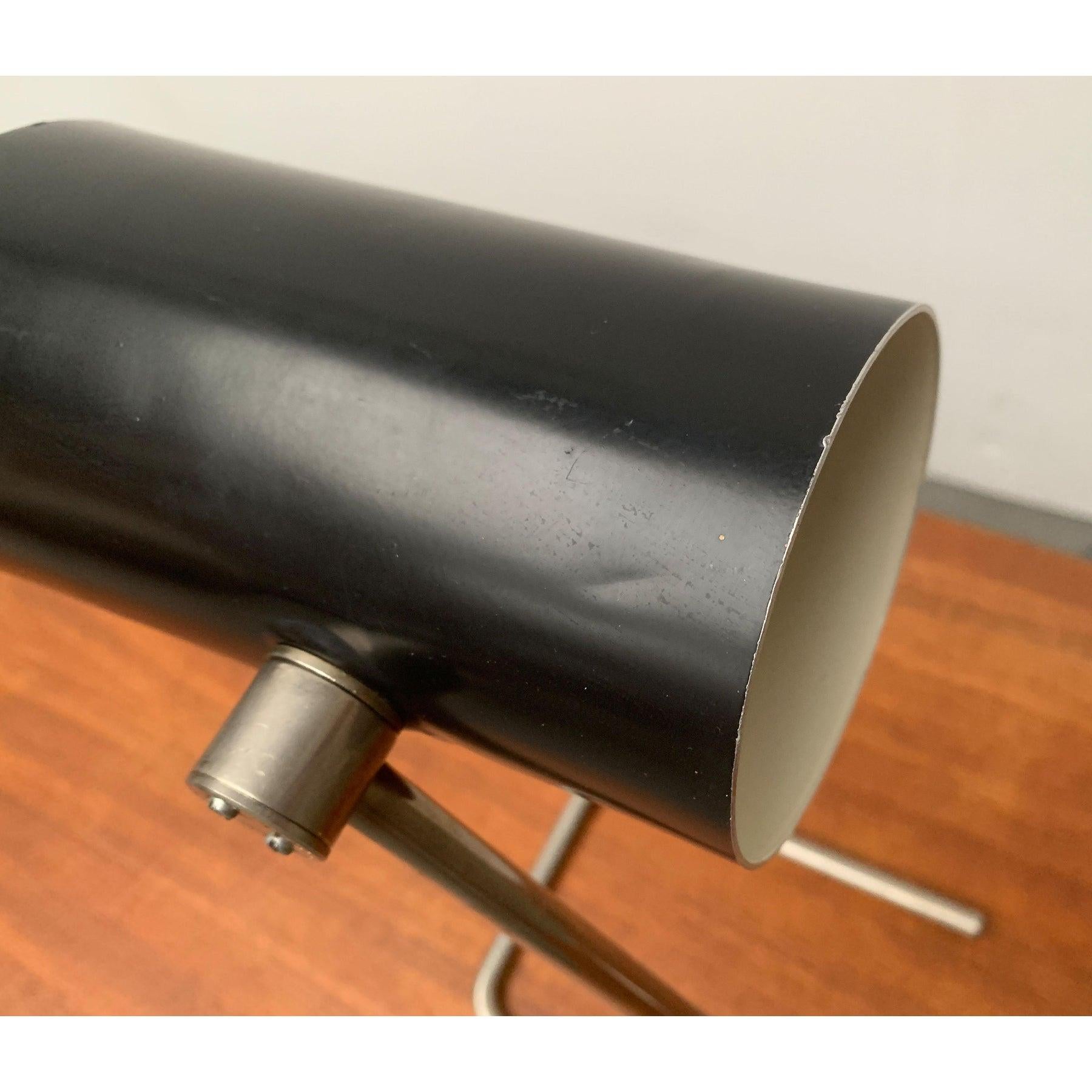 Lampe de table minimaliste allemande du milieu du siècle dernier de Hala en vente 4