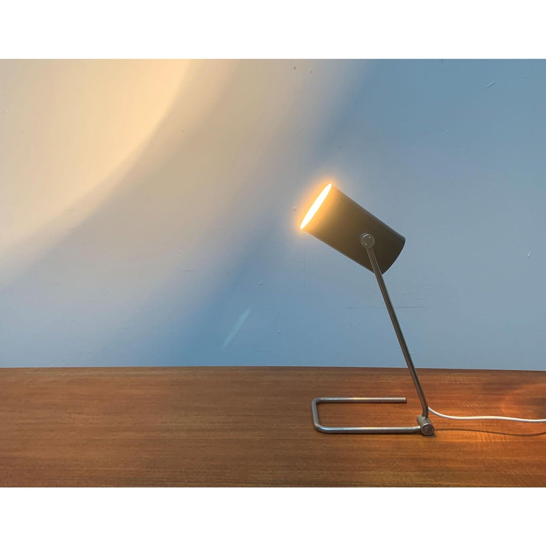 Allemand Lampe de table minimaliste allemande du milieu du siècle dernier de Hala en vente