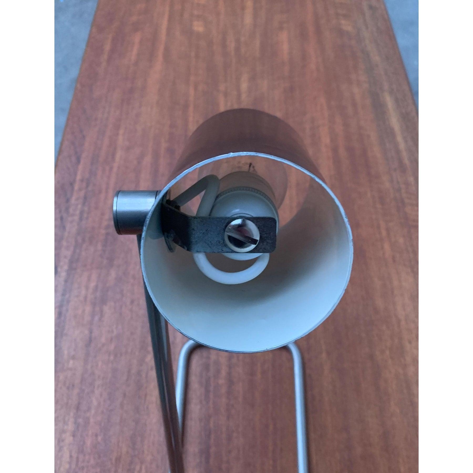 Lampe de table minimaliste allemande du milieu du siècle dernier de Hala en vente 1