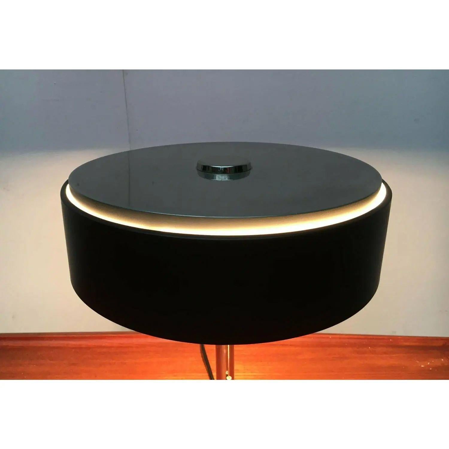 Mid-Century German Minimalist Table Lamp from Hillebrand Leuchten, 1960s In Good Condition For Sale In Hamburg, DE