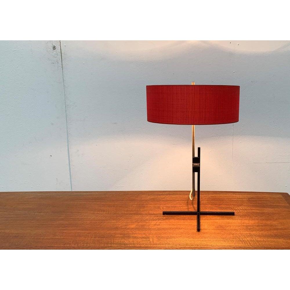 Lampe de table minimaliste allemande du milieu du siècle dernier de Kaiser Idell, années 1960 en vente 4