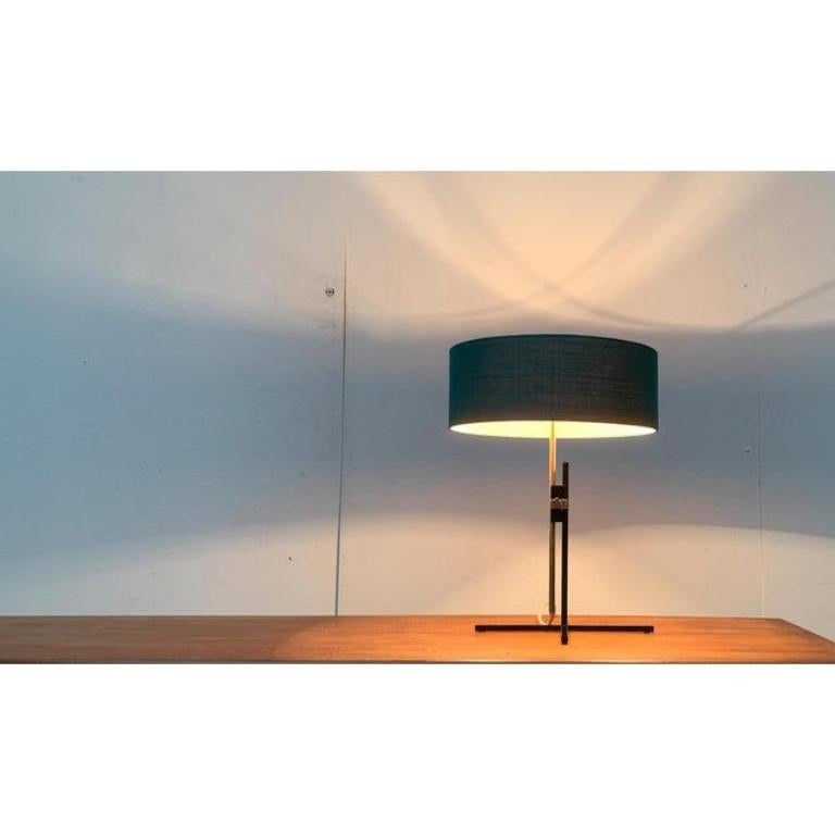 Lampada da tavolo minimalista tedesca di metà secolo di Kaiser Idell, anni '60 in vendita 4