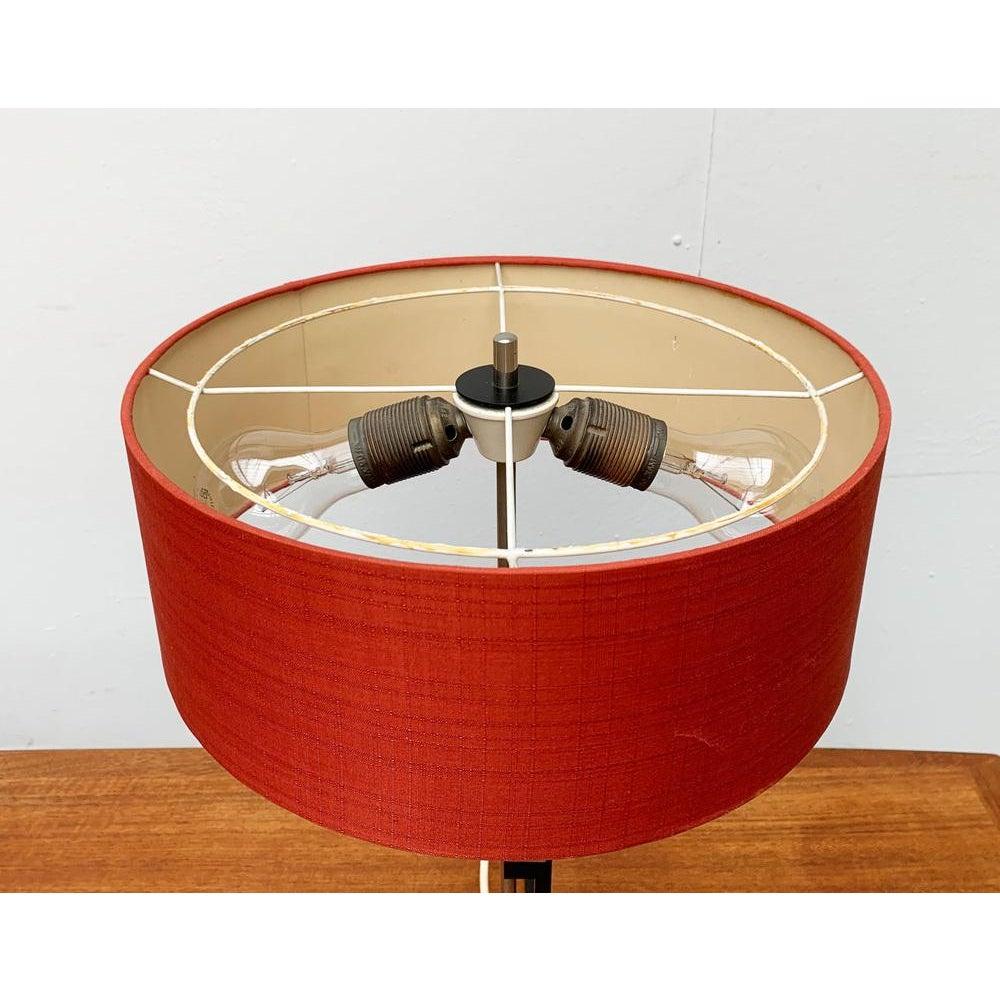 Allemand Lampe de table minimaliste allemande du milieu du siècle dernier de Kaiser Idell, années 1960 en vente