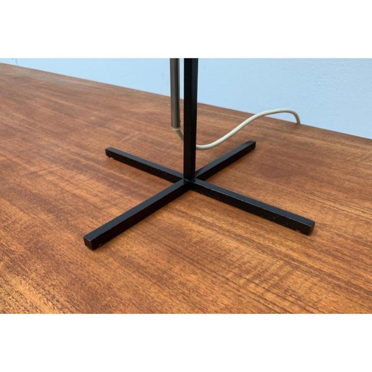 Tedesco Lampada da tavolo minimalista tedesca di metà secolo di Kaiser Idell, anni '60 in vendita