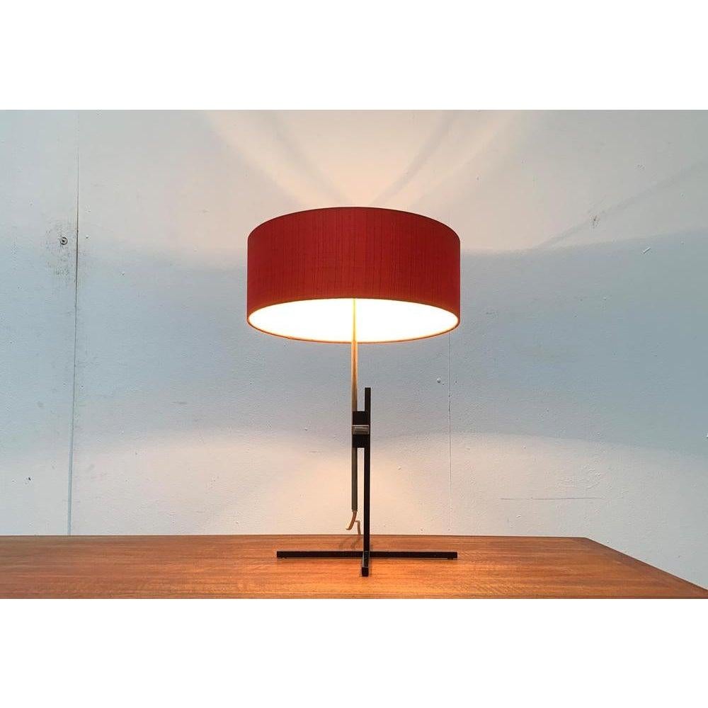 20ième siècle Lampe de table minimaliste allemande du milieu du siècle dernier de Kaiser Idell, années 1960 en vente