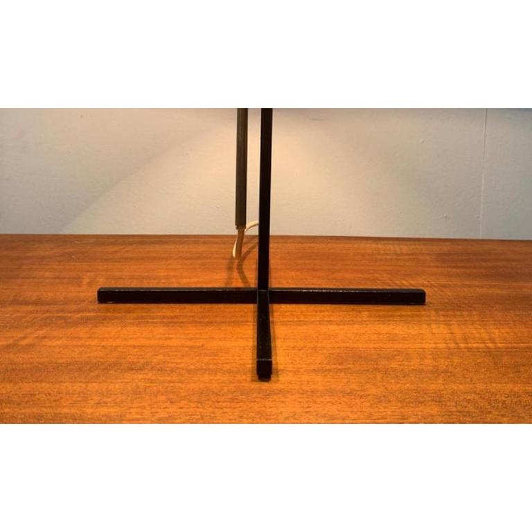 XX secolo Lampada da tavolo minimalista tedesca di metà secolo di Kaiser Idell, anni '60 in vendita