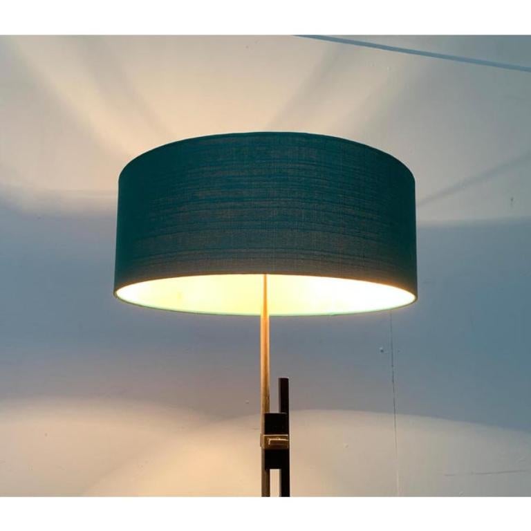Lampada da tavolo minimalista tedesca di metà secolo di Kaiser Idell, anni '60 in vendita 2