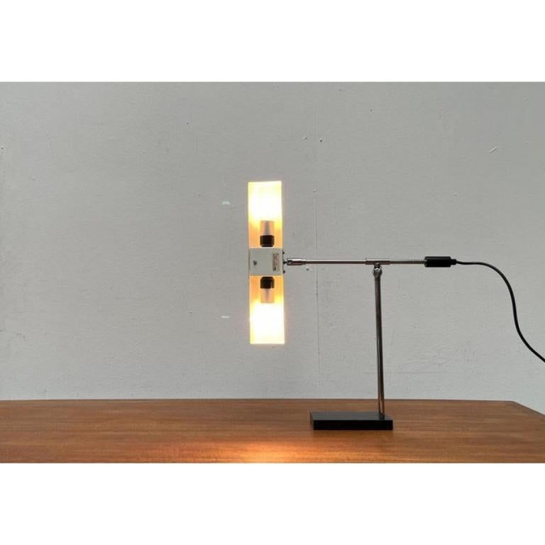 Lámpara de mesa minimalista alemana de mediados de siglo de Pfäffle, años 60 en venta 5