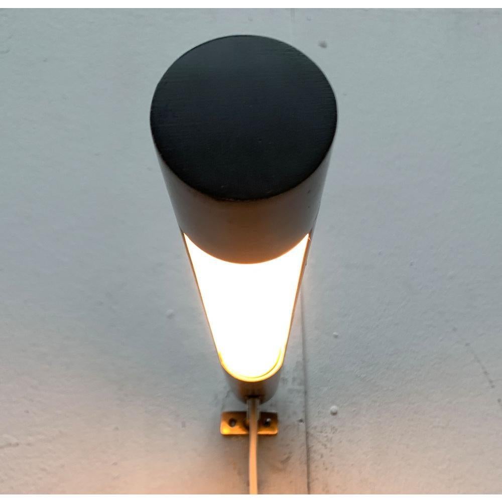 Lampada da parete minimalista tedesca di metà secolo di Egon Eiermann per Beisl, anni '60 In condizioni buone in vendita a Hamburg, DE