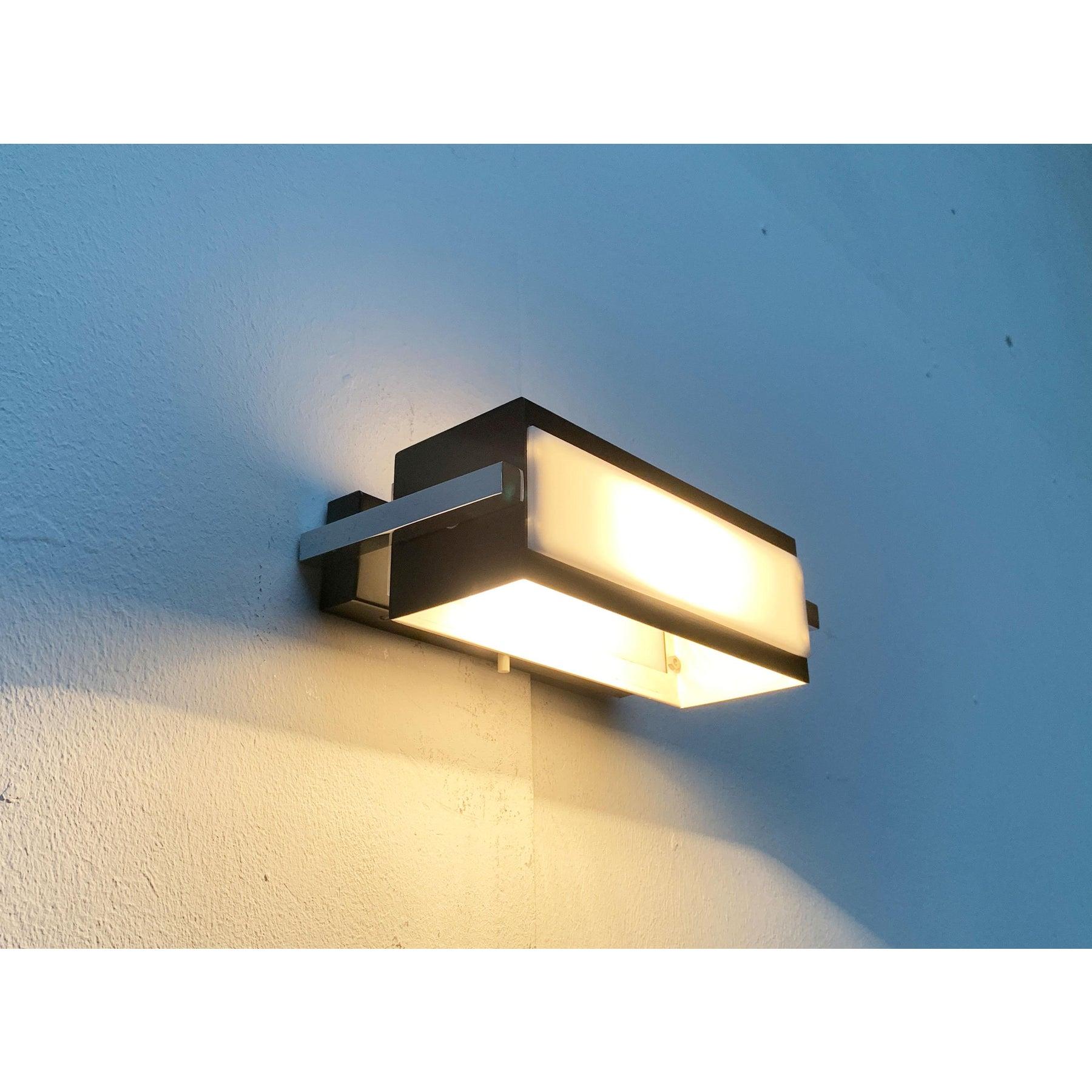 Lampada da parete minimalista tedesca di metà secolo di Cosack in vendita 4
