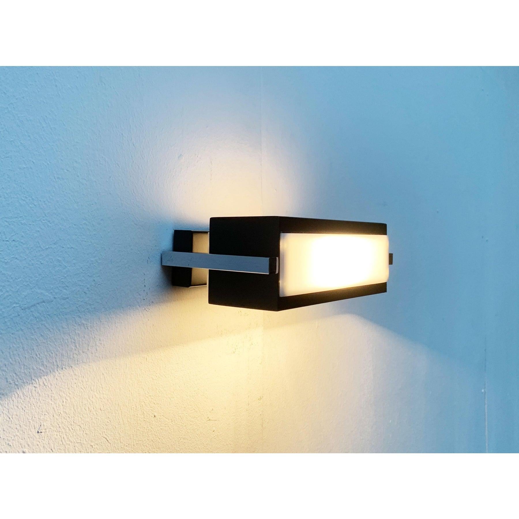 Lampada da parete minimalista tedesca di metà secolo di Cosack in vendita 2