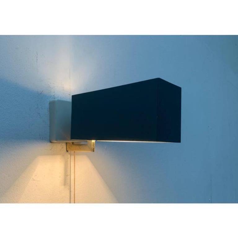 Lámpara de pared minimalista alemana de mediados de siglo de Kaiser Leuchten siglo XX en venta