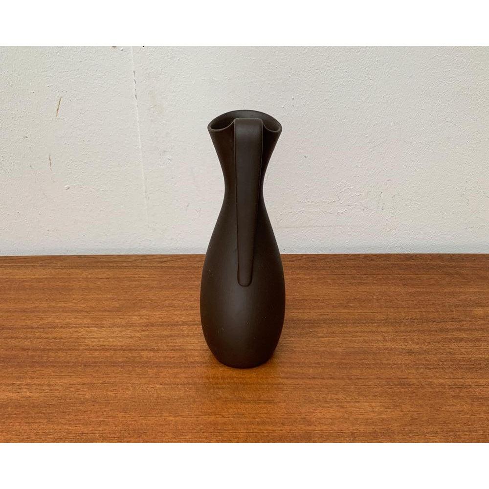 Mid-Century German Minimalist Wormser Terra-Sigillata Pottery Carafe Vase, 1960s In Excellent Condition For Sale In Hamburg, DE