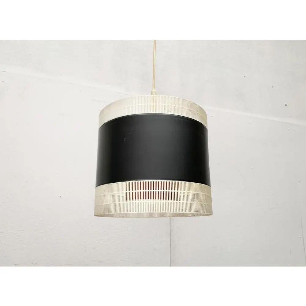 Lampada a sospensione tedesca di metà secolo modello 5072 di Staff Leuchten, anni '60 in vendita 3