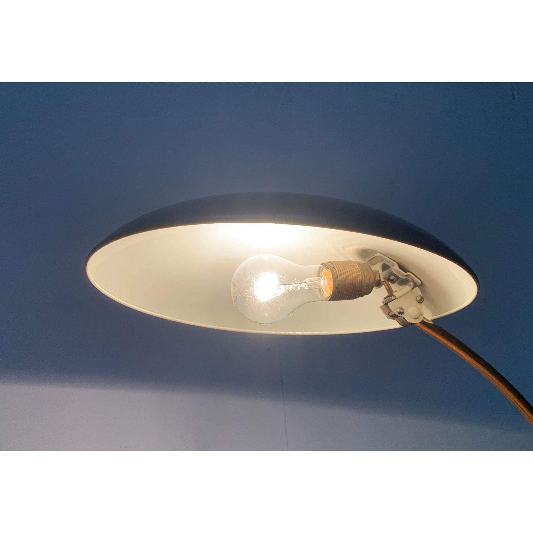 Lampe de table allemande du milieu du siècle modèle 6782 par Christian Dell, années 1950 en vente 1