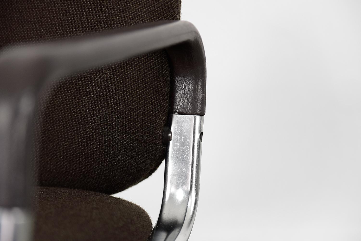 Pair of Midcentury German Modern Brown Aluminum Chairs from Mauser Werke Waldeck For Sale 7