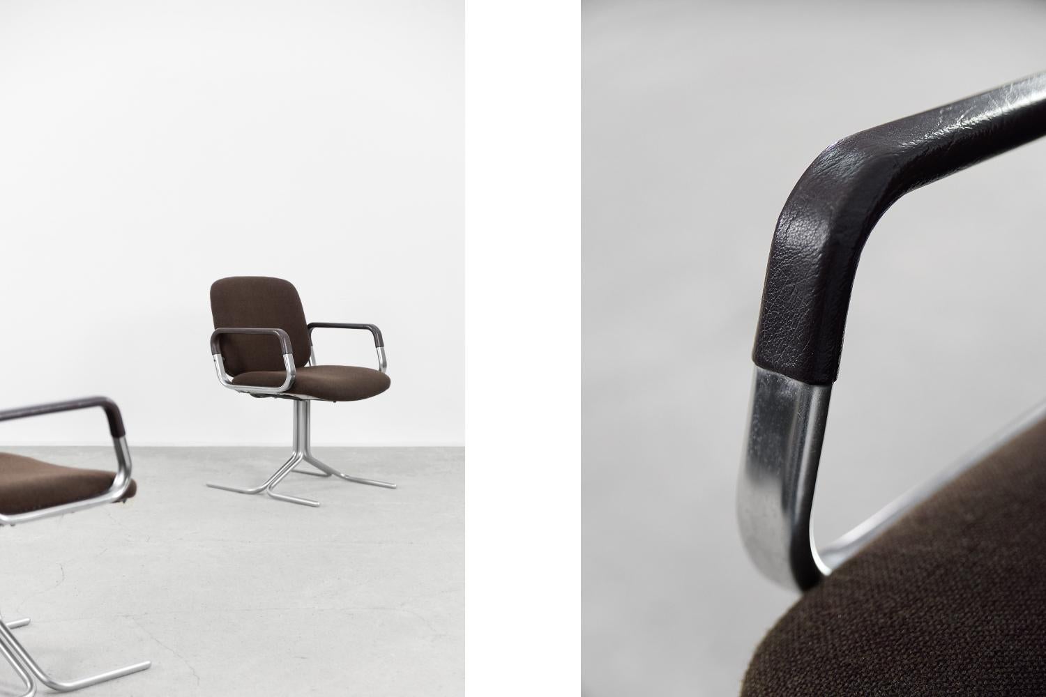 Pair of Midcentury German Modern Brown Aluminum Chairs from Mauser Werke Waldeck In Good Condition For Sale In Warszawa, Mazowieckie