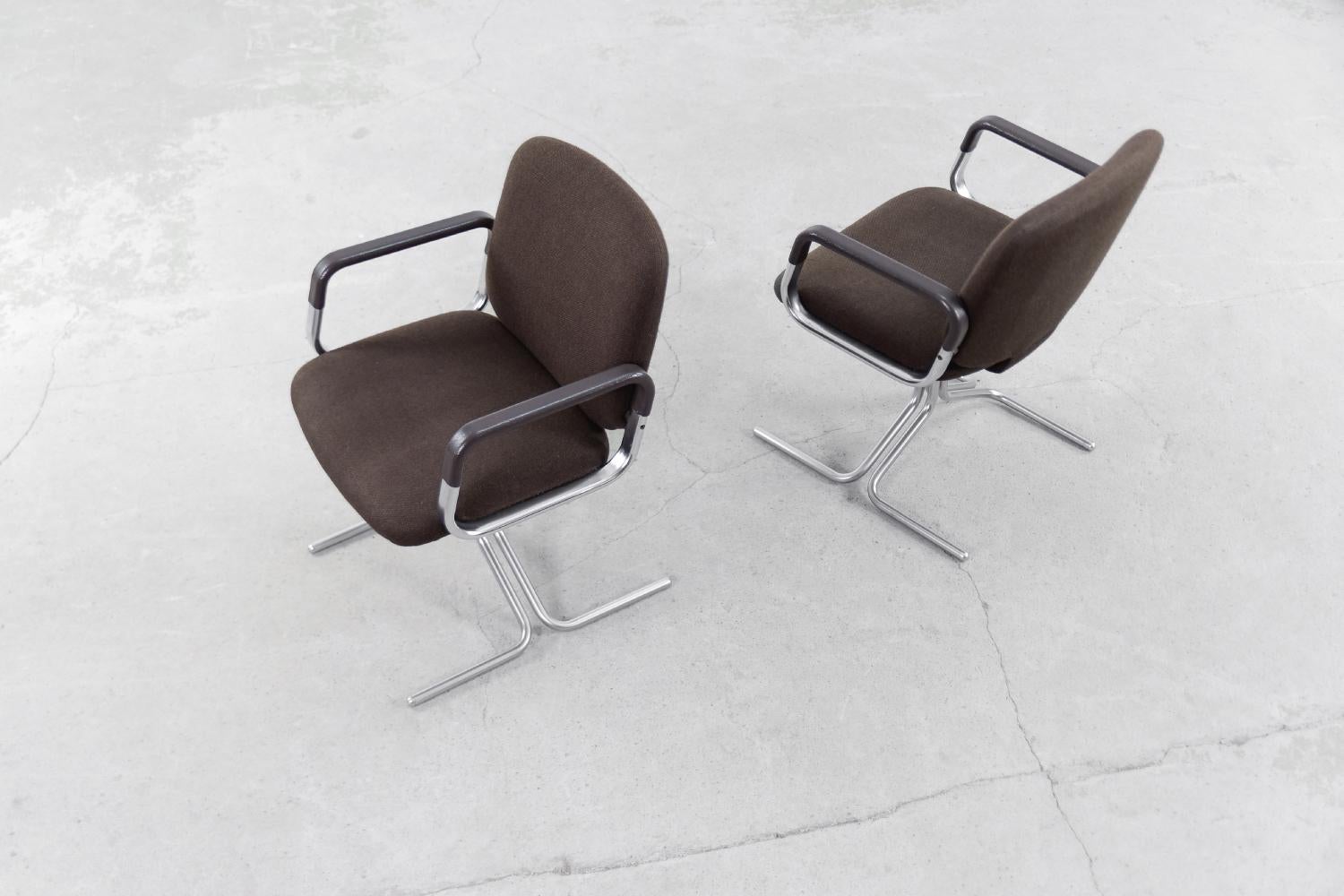 Pair of Midcentury German Modern Brown Aluminum Chairs from Mauser Werke Waldeck For Sale 1