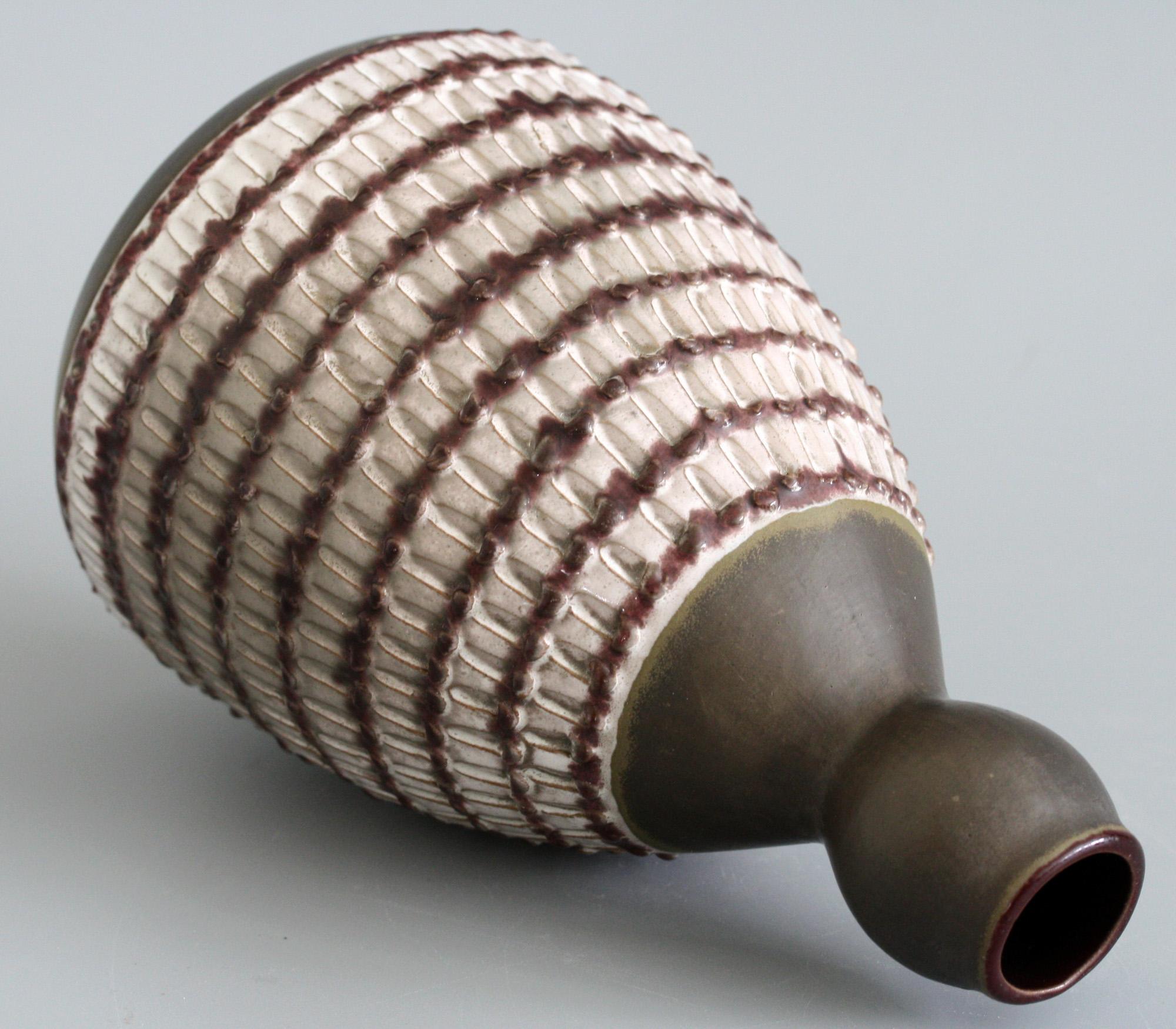 Mid-Century Modern Vase en poterie d'art allemande ou scandinave du milieu du siècle dernier en vente