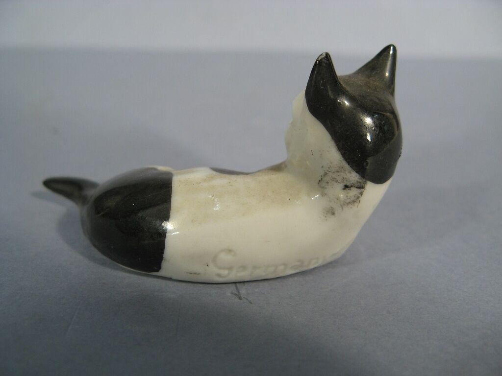 French Mid-Century German Porcelain Resting Cat Figurine -1Y35