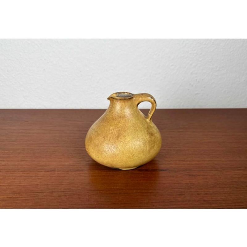 Vaso a caraffa in ceramica tedesca di metà secolo di Janne Reckert Cordua per Sylt, anni '60 in vendita 1