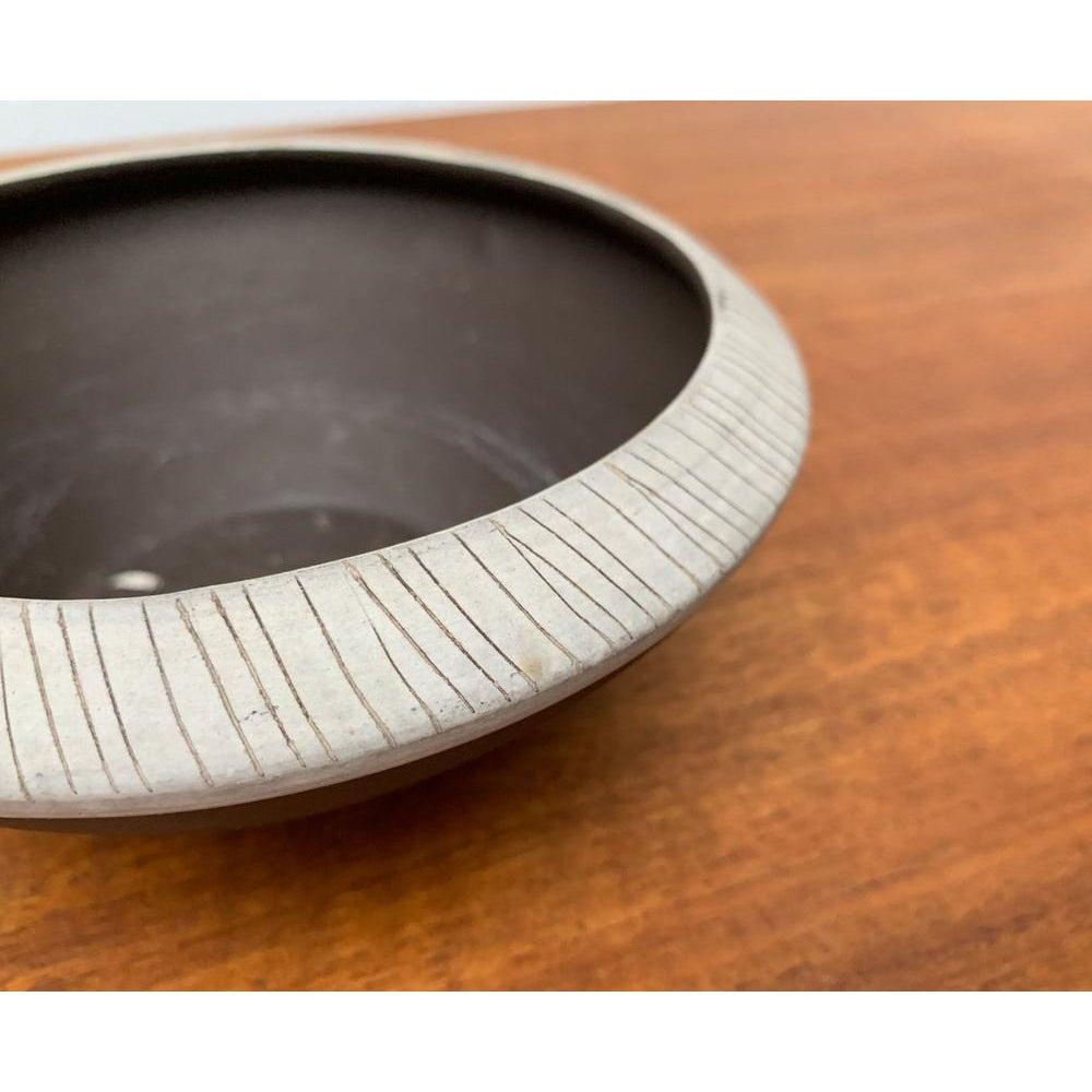 Mid-Century German Pottery Minimalist Bowl, 1960s In Excellent Condition For Sale In Hamburg, DE