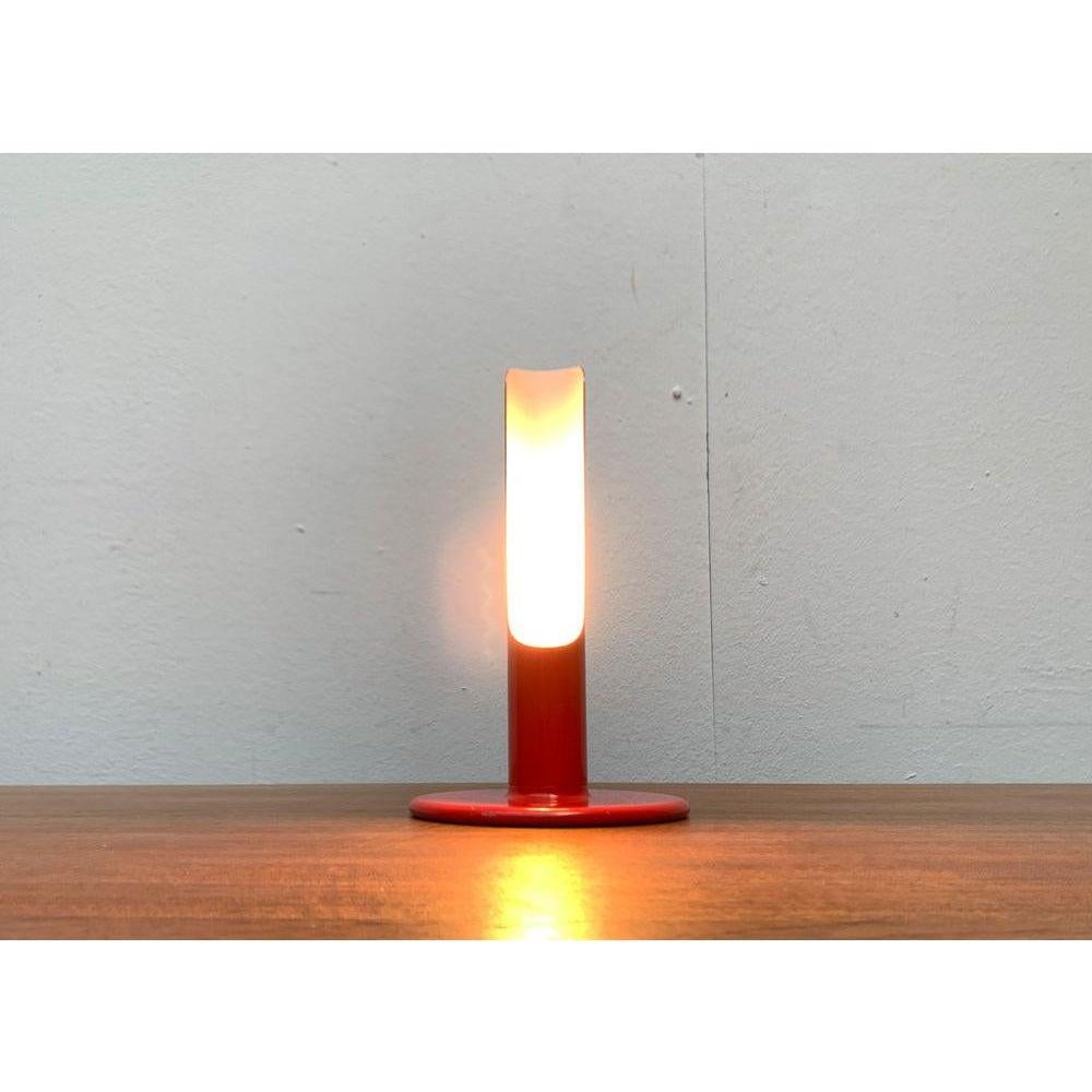 Lámpara de mesa alemana de mediados de siglo Prix rojo de Ingo Maurer para M Design, años 60 en venta 2