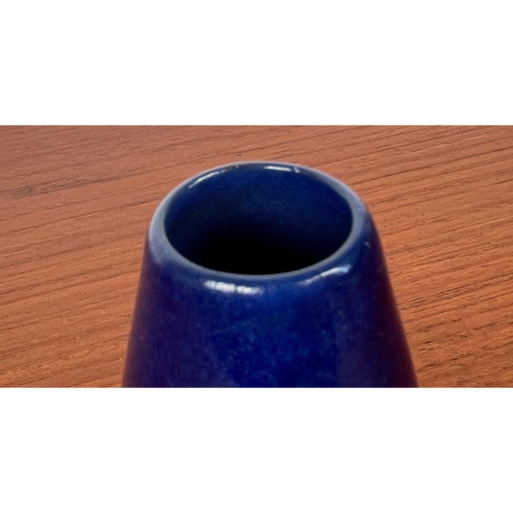 Mid-Century German Small Minimalist Studio Pottery Vase, Hamburg, 1960s For Sale 7
